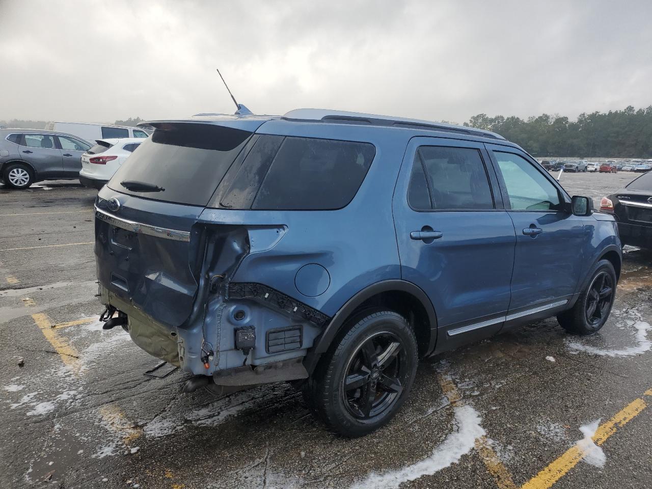 2019 Ford Explorer - Image 3