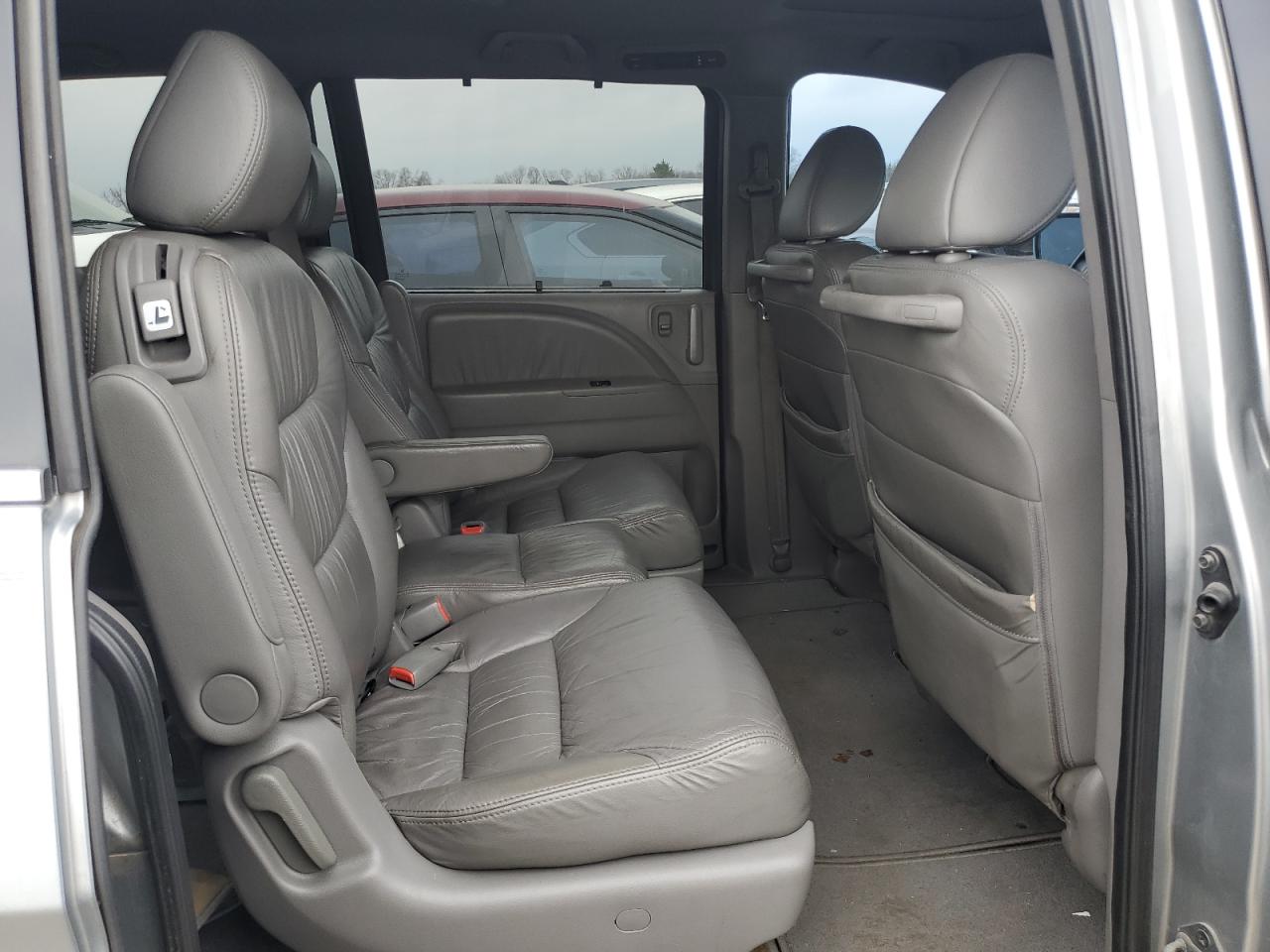 2010 Honda Odyssey - Image 11