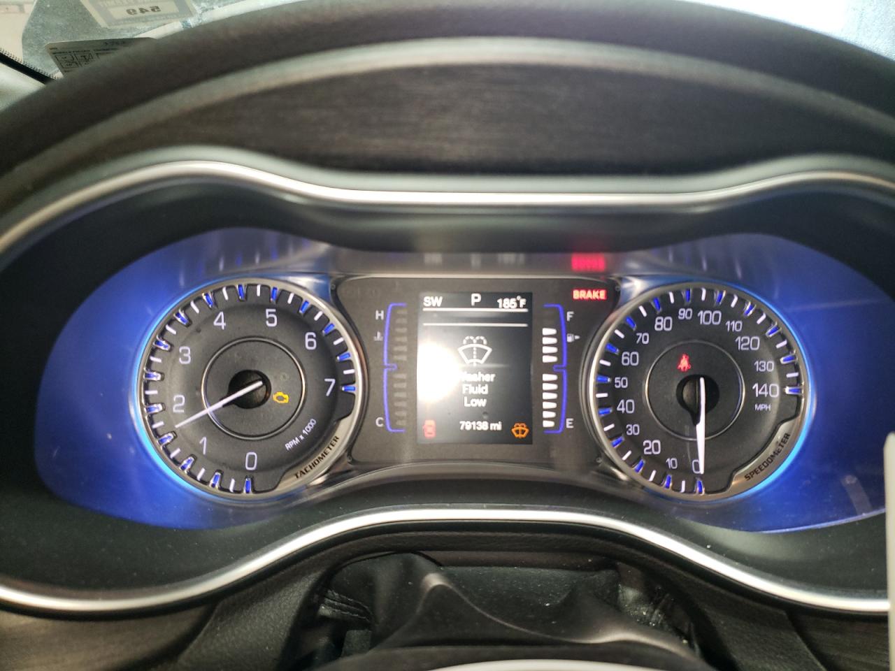2016 Chrysler 200 - Image 9