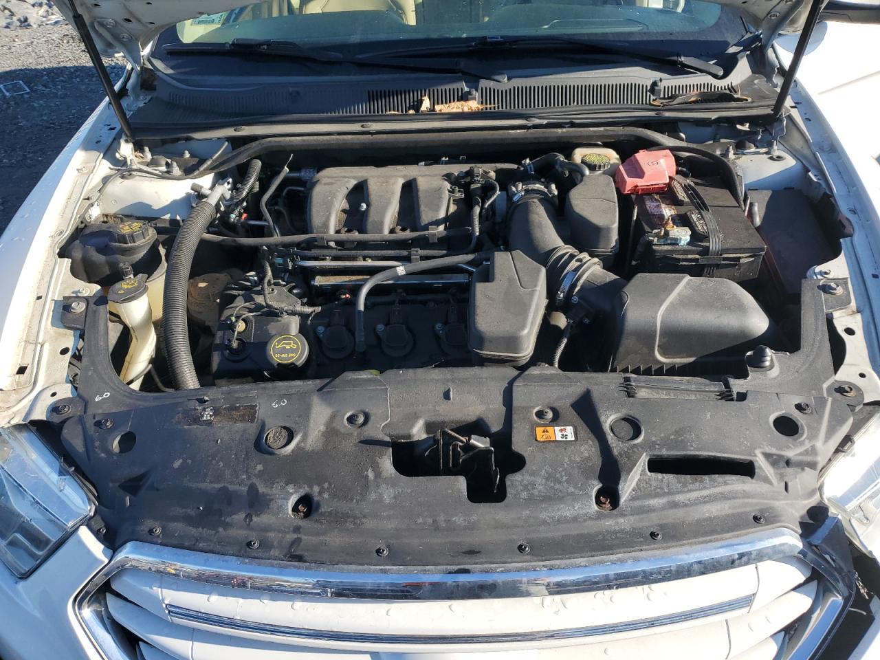 2015 Ford Taurus - Image 11