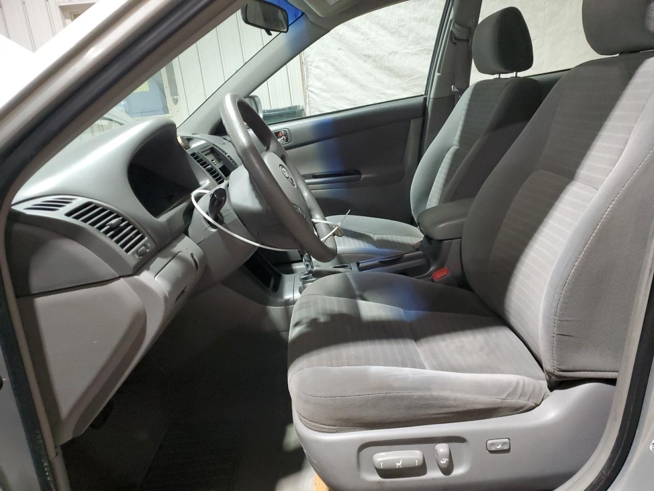 2005 Toyota Camry - Image 7