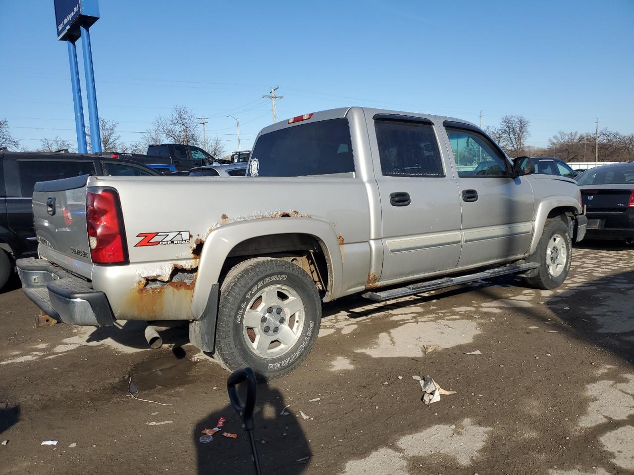 2005 Chevrolet Silverado - Image 3
