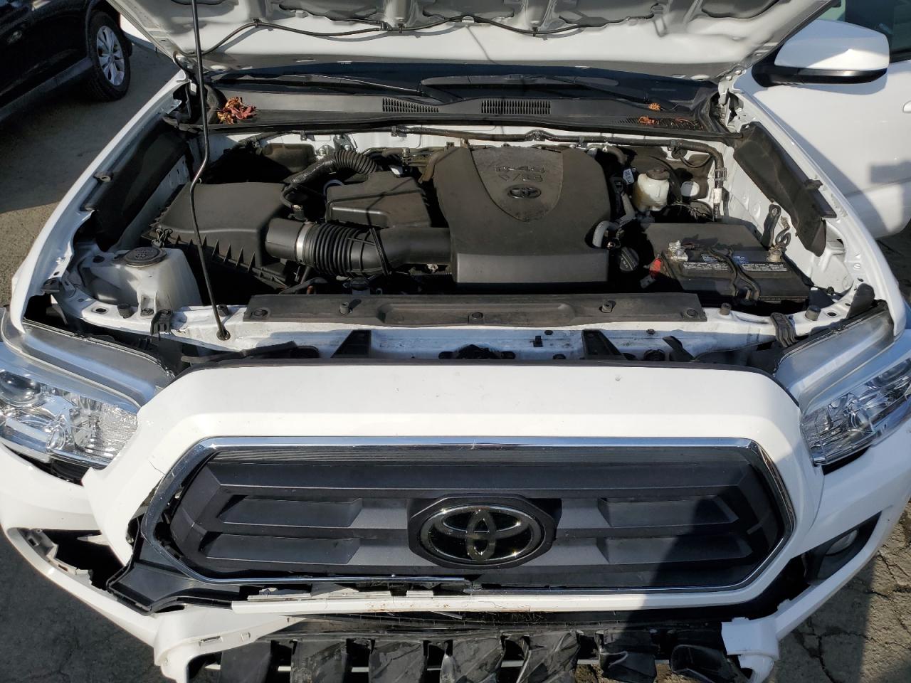 2020 Toyota Tacoma - Image 11