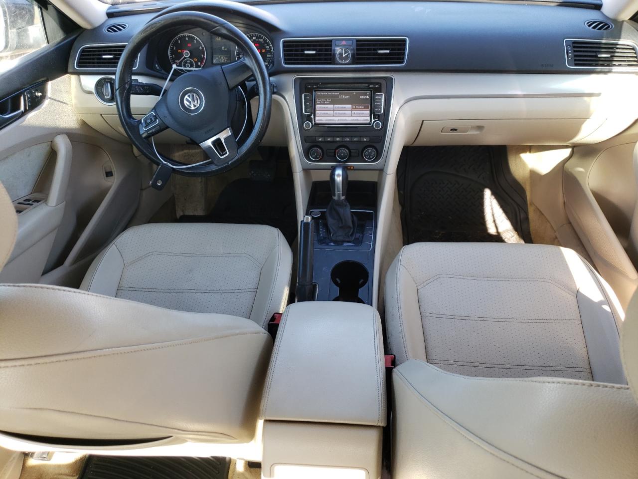 2015 Volkswagen Passat - Image 8