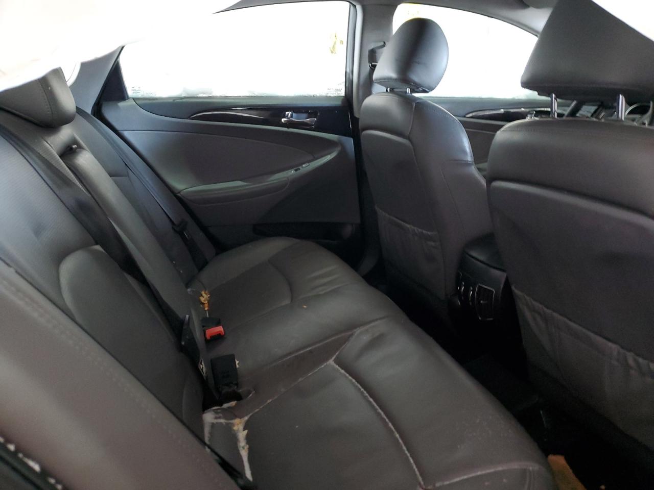 2013 Hyundai Sonata - Image 10