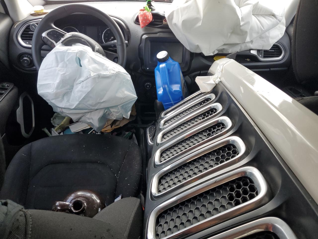 2018 Jeep Renegade - Image 8