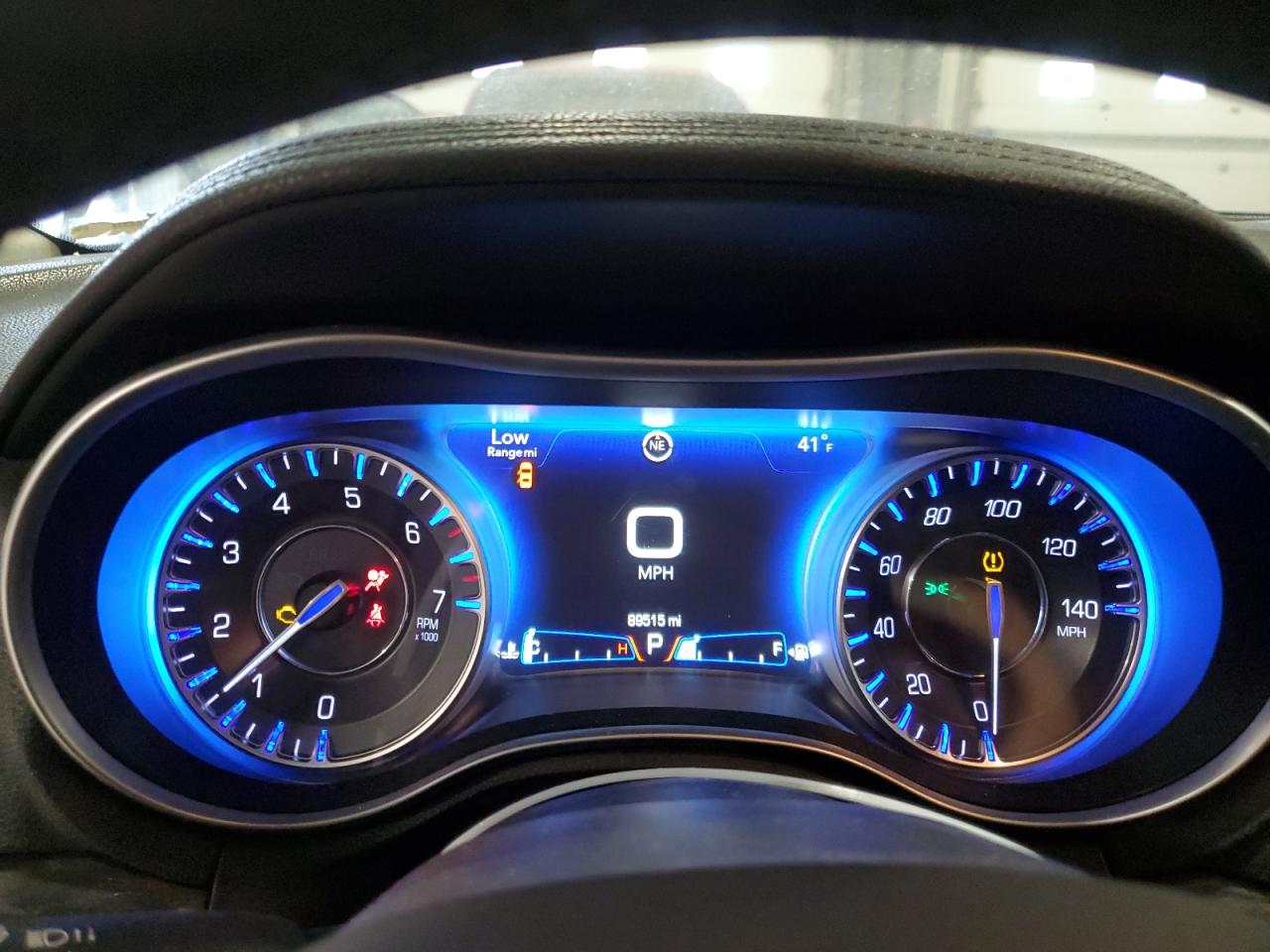 2016 Chrysler 300 - Image 9