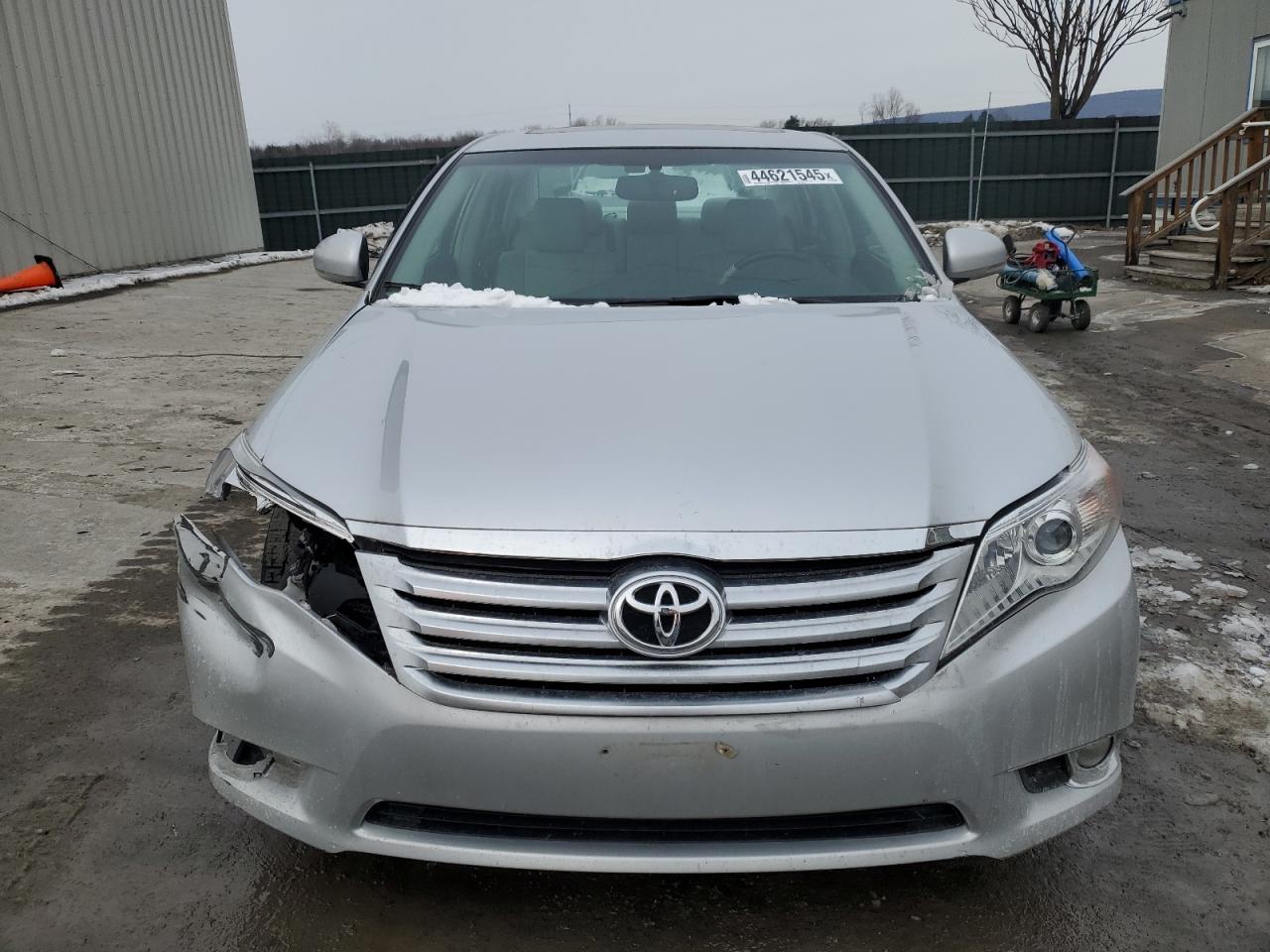 2011 Toyota Avalon - Image 5
