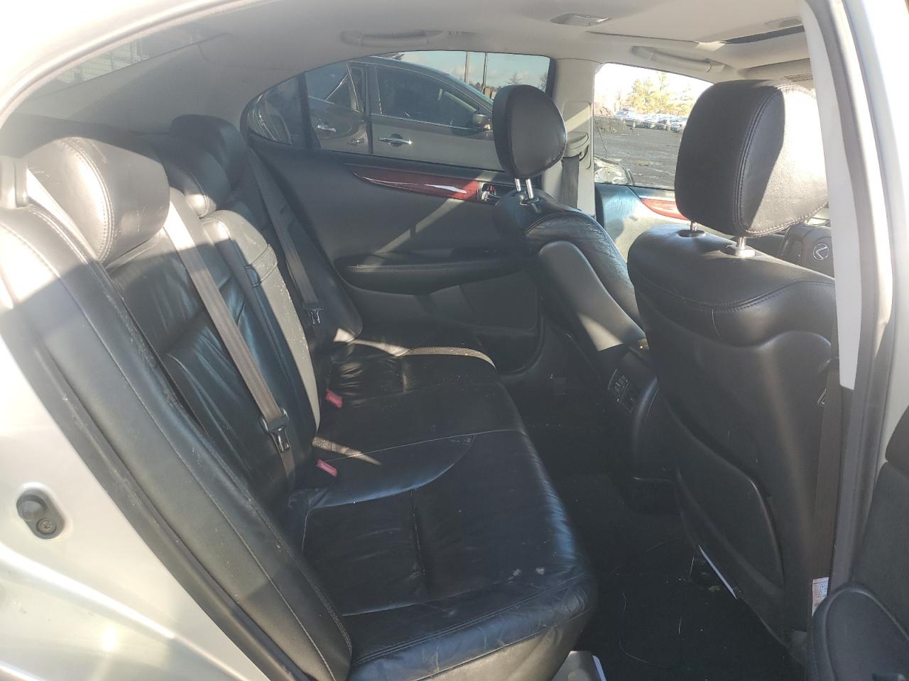 2003 Lexus ES - Image 10