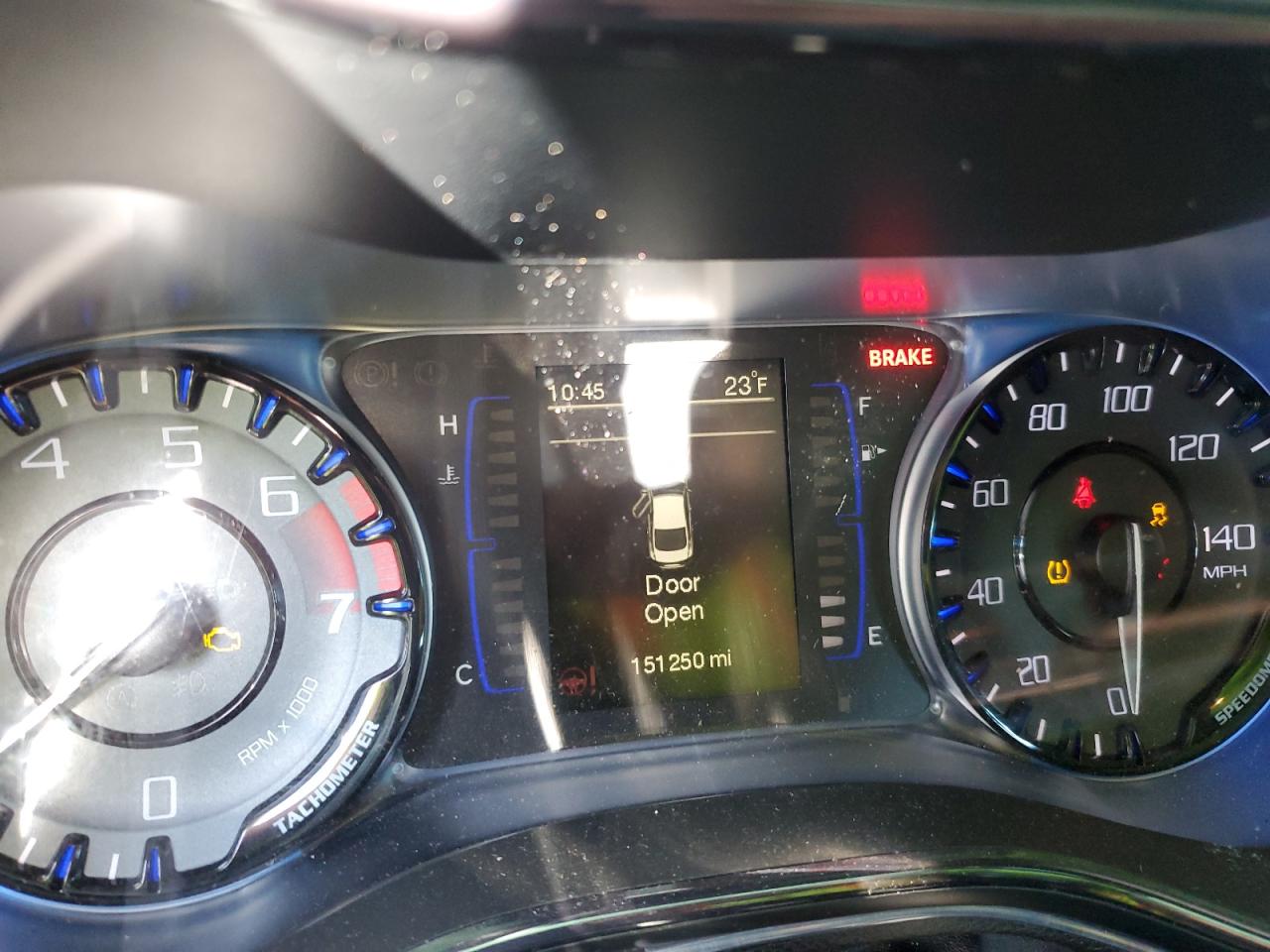2015 Chrysler 200 - Image 9