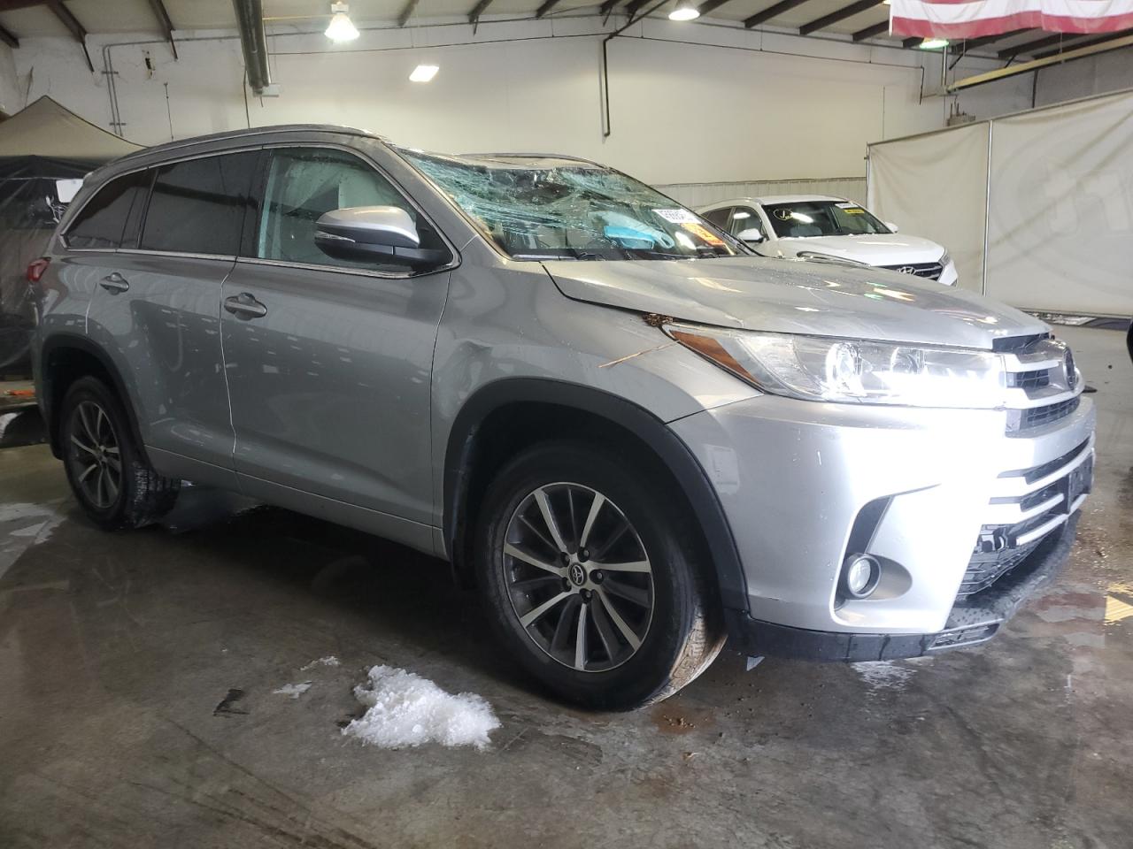 2018 Toyota Highlander - Image 4