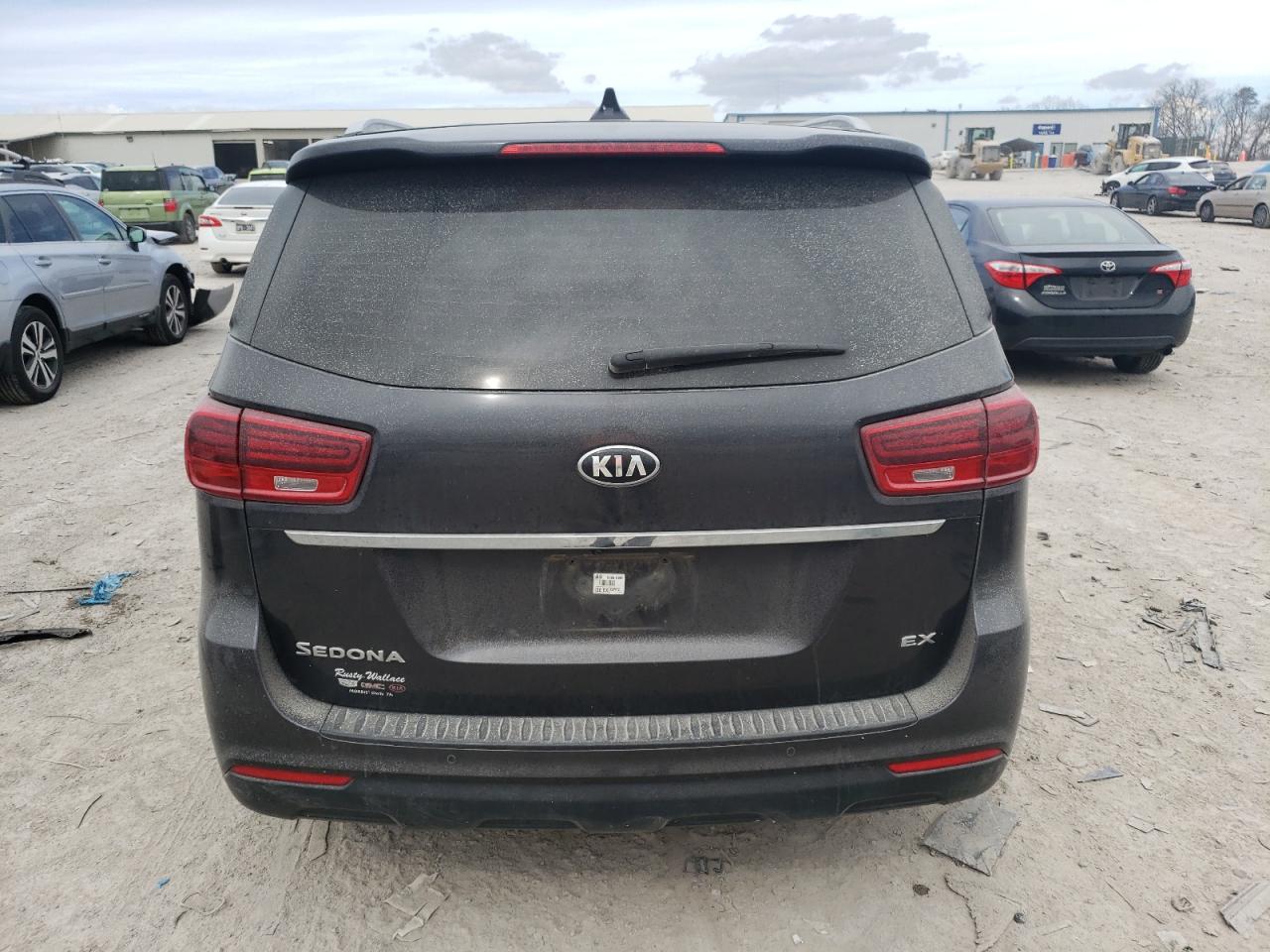 2019 Kia Sedona - Image 6