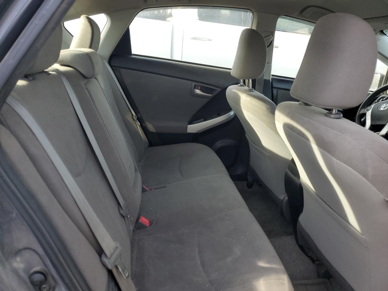 2015 Toyota Prius - Image 10