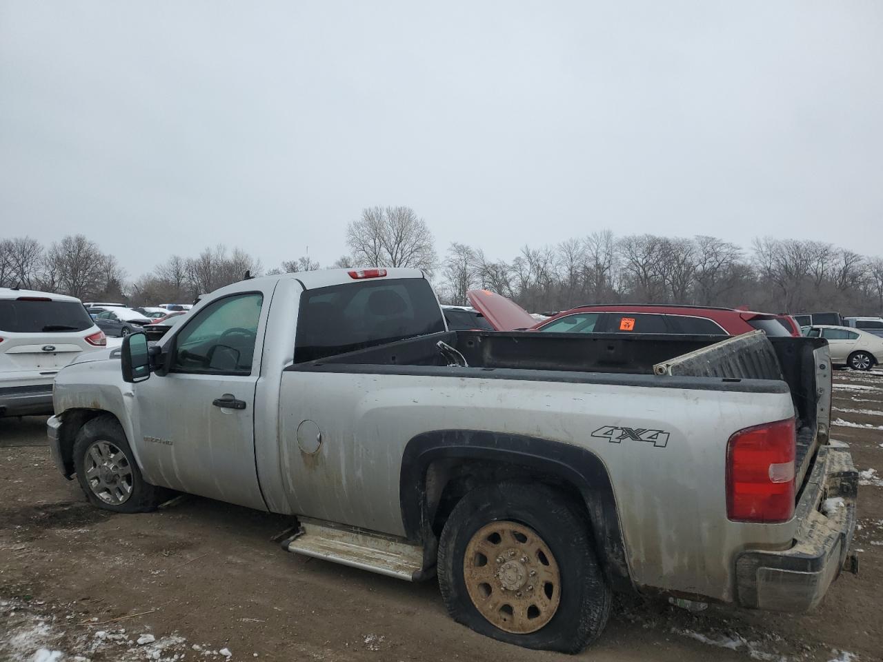 2011 Chevrolet Silverado - Image 2
