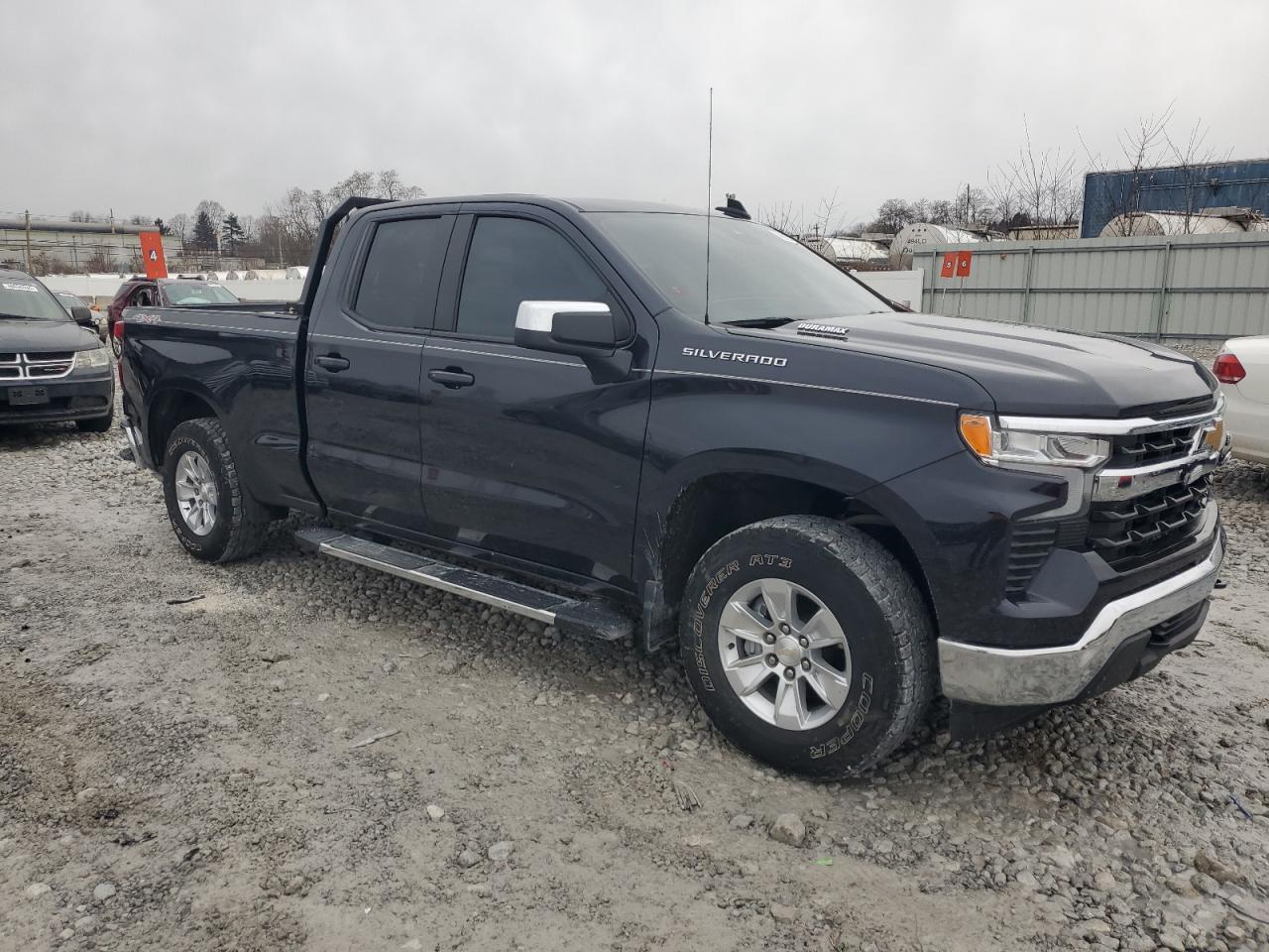2022 Chevrolet Silverado - Image 4