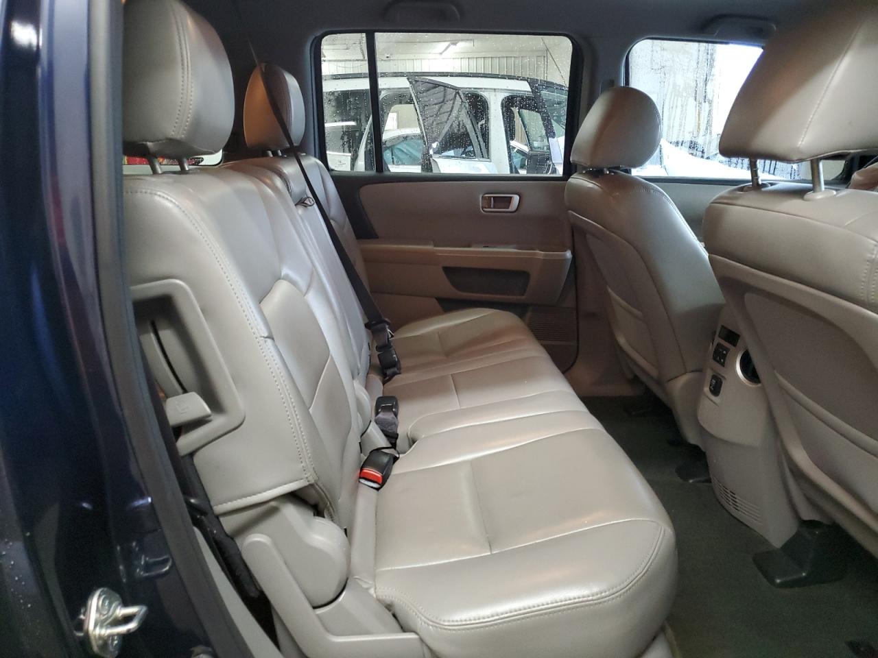 2015 Honda Pilot - Image 11