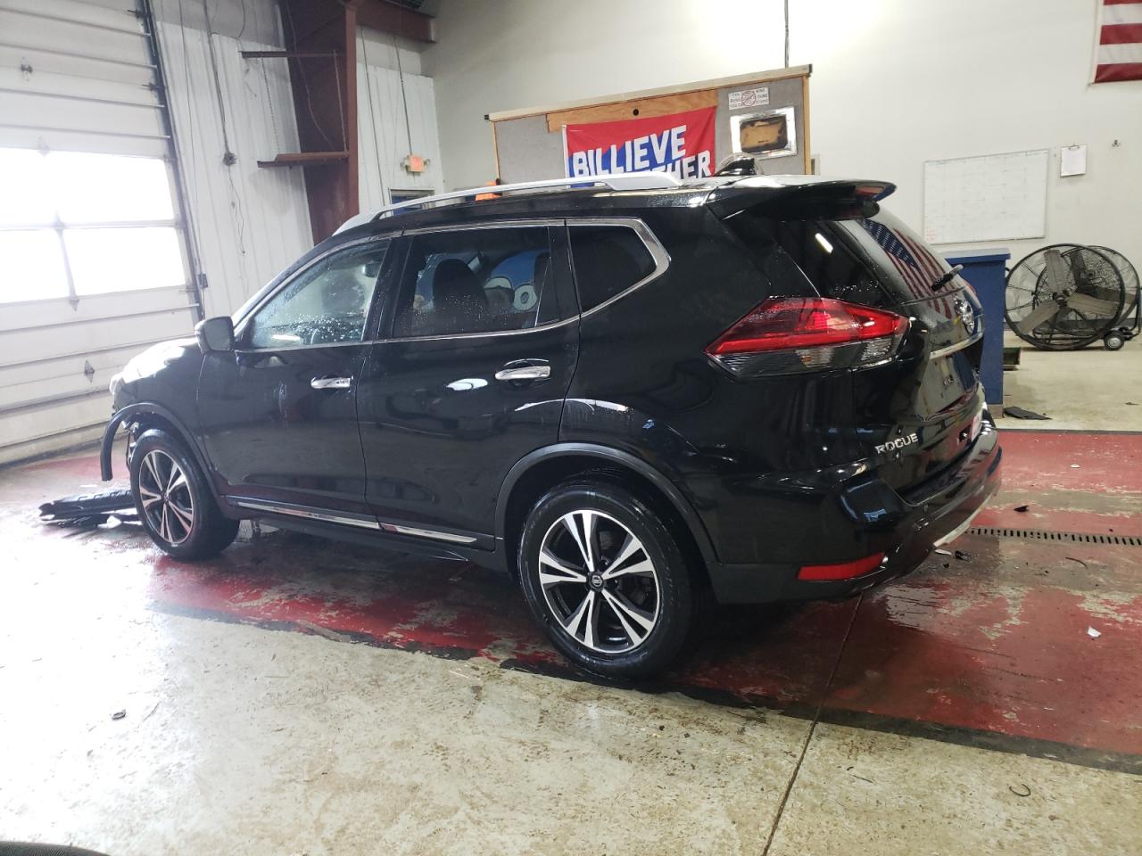 2018 Nissan Rogue - Image 2