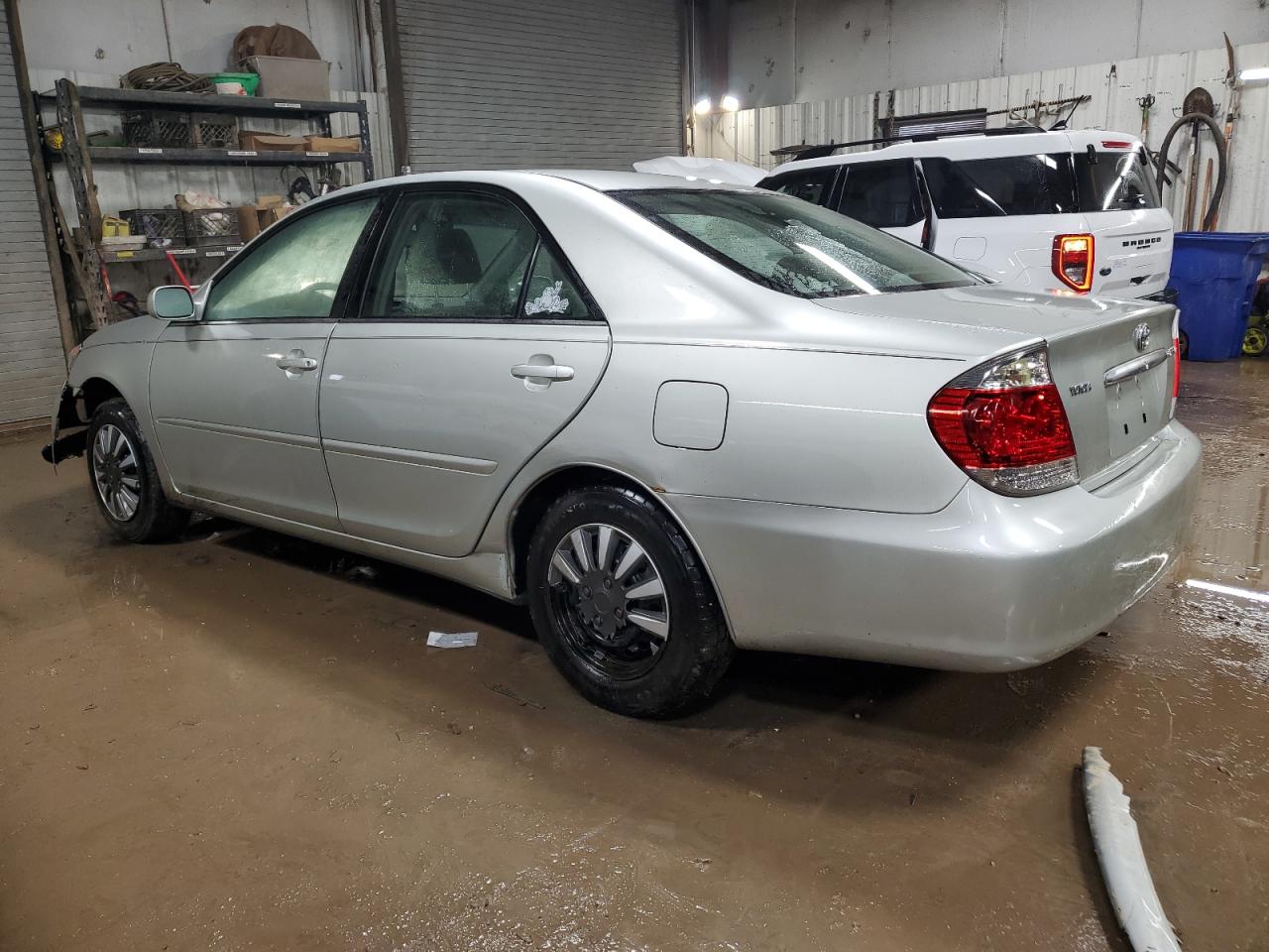 2006 Toyota Camry - Image 2