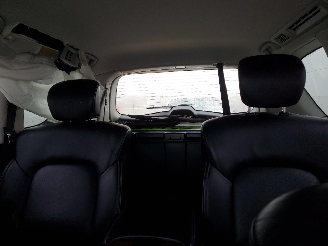 2017 Infiniti QX80 - Image 10