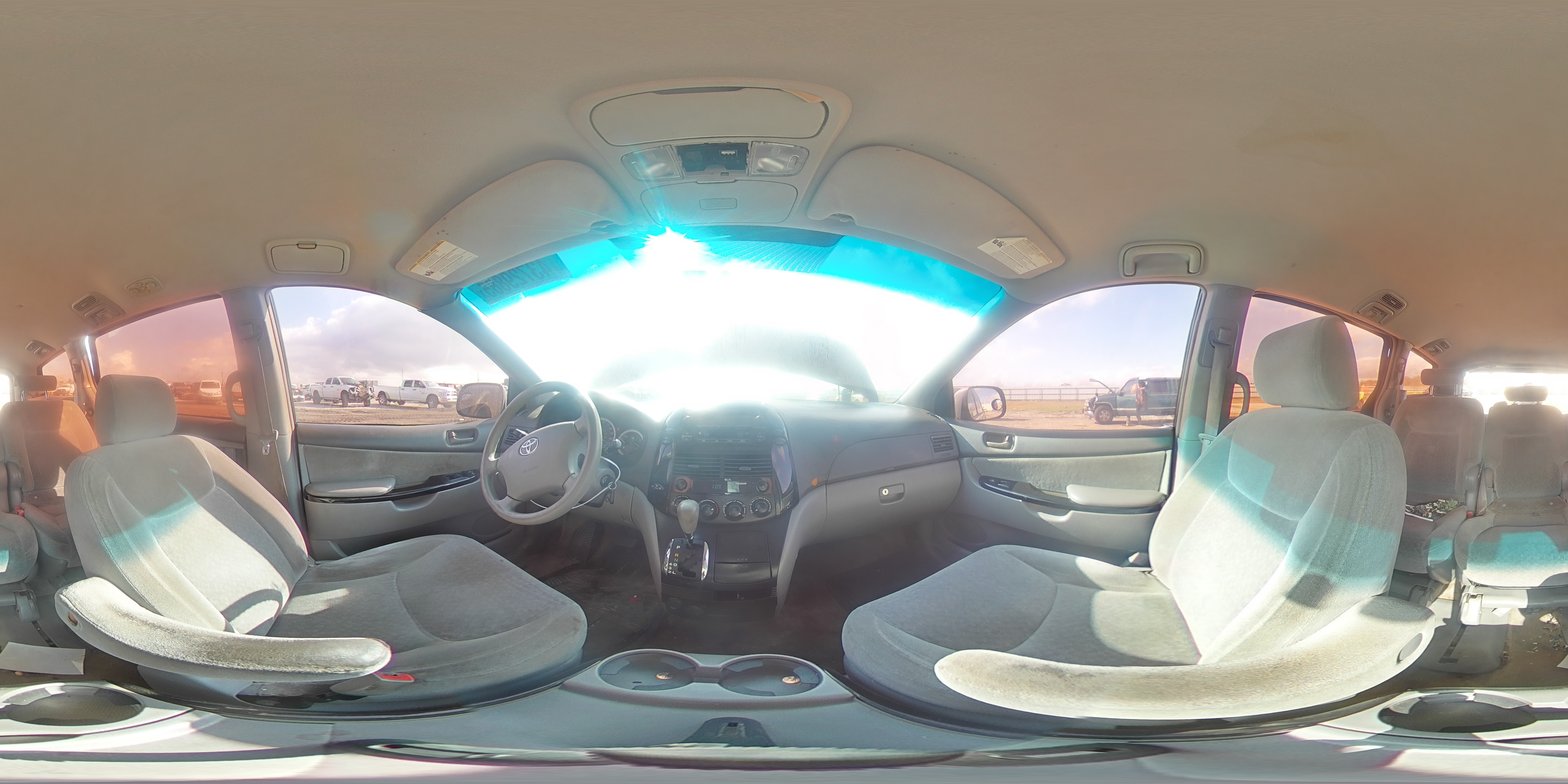 2005 Toyota Sienna - Image 12