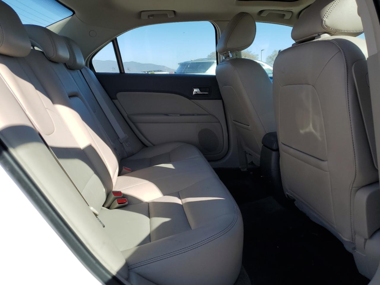 2010 Ford Fusion - Image 10