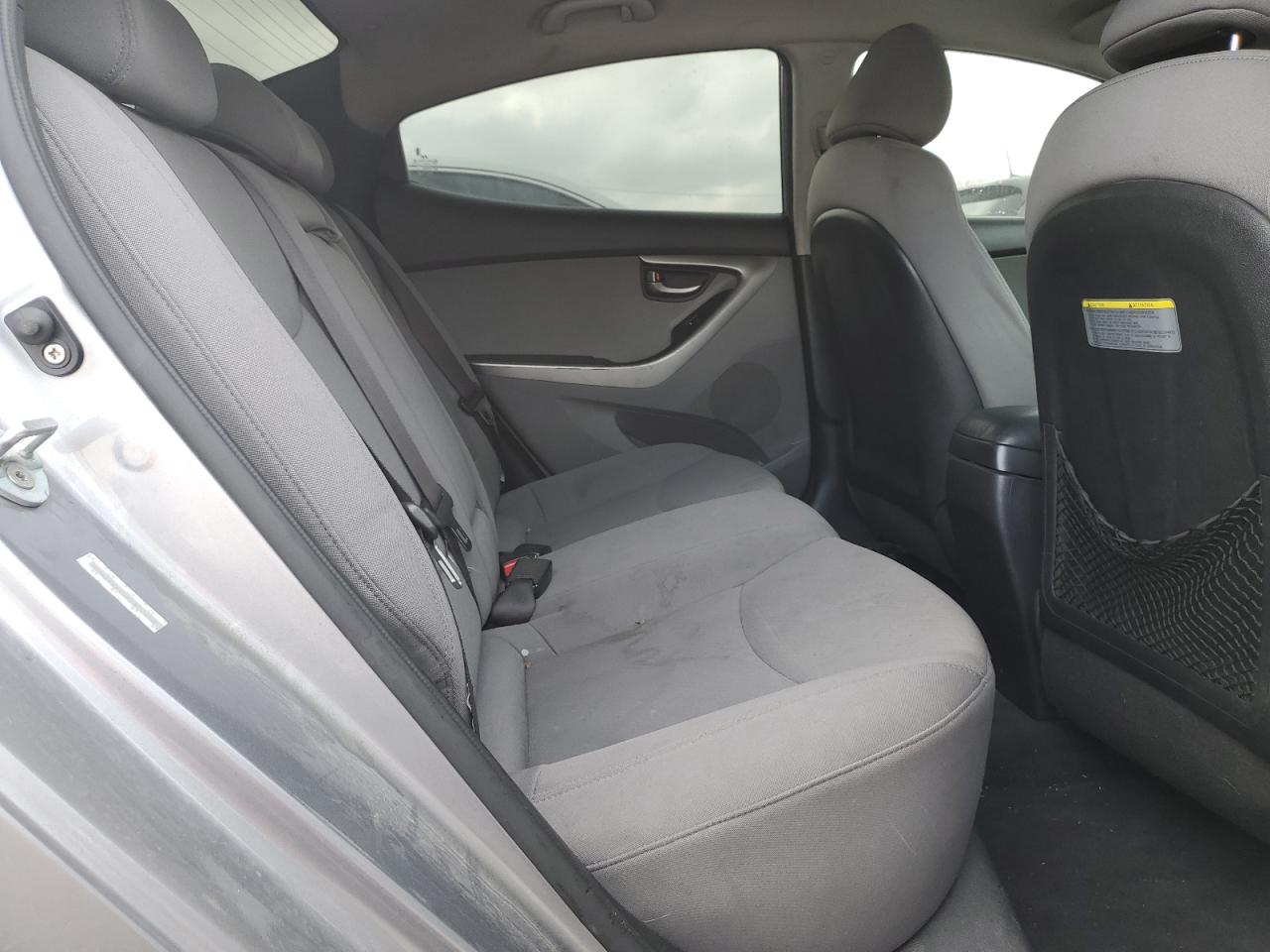 2013 Hyundai Elantra - Image 10