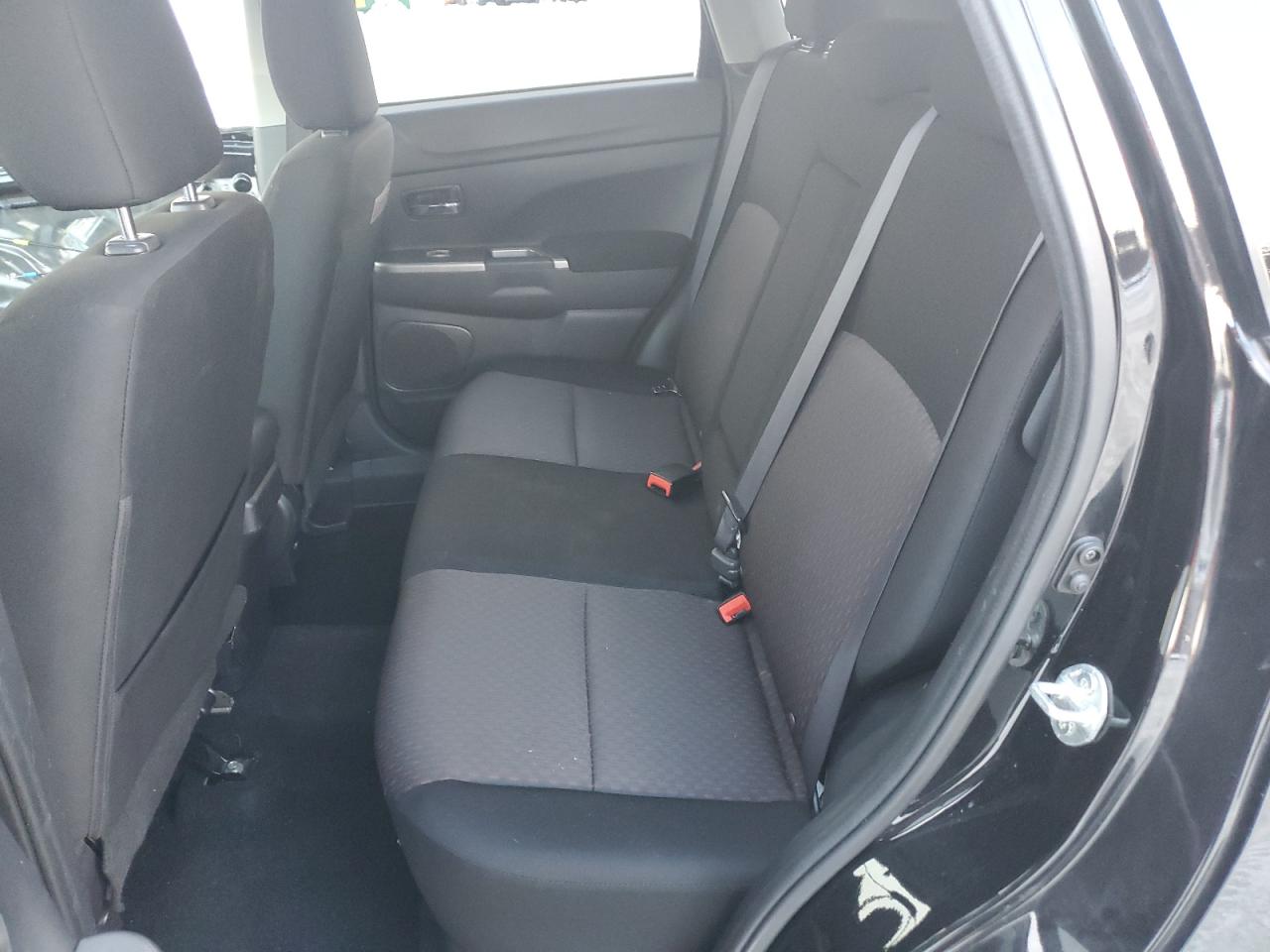 2018 Mitsubishi Outlander - Image 10