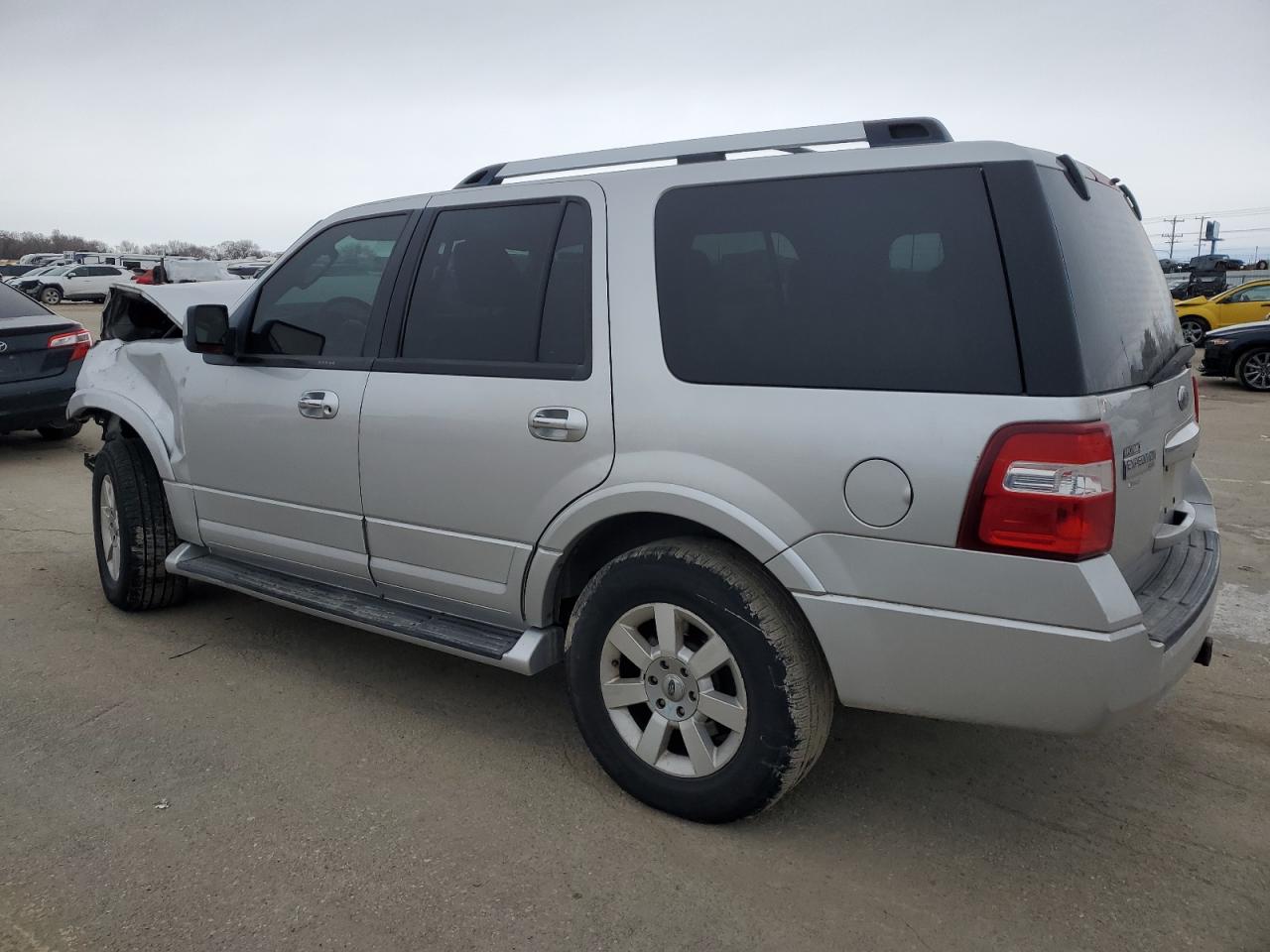2010 Ford Expedition - Image 2