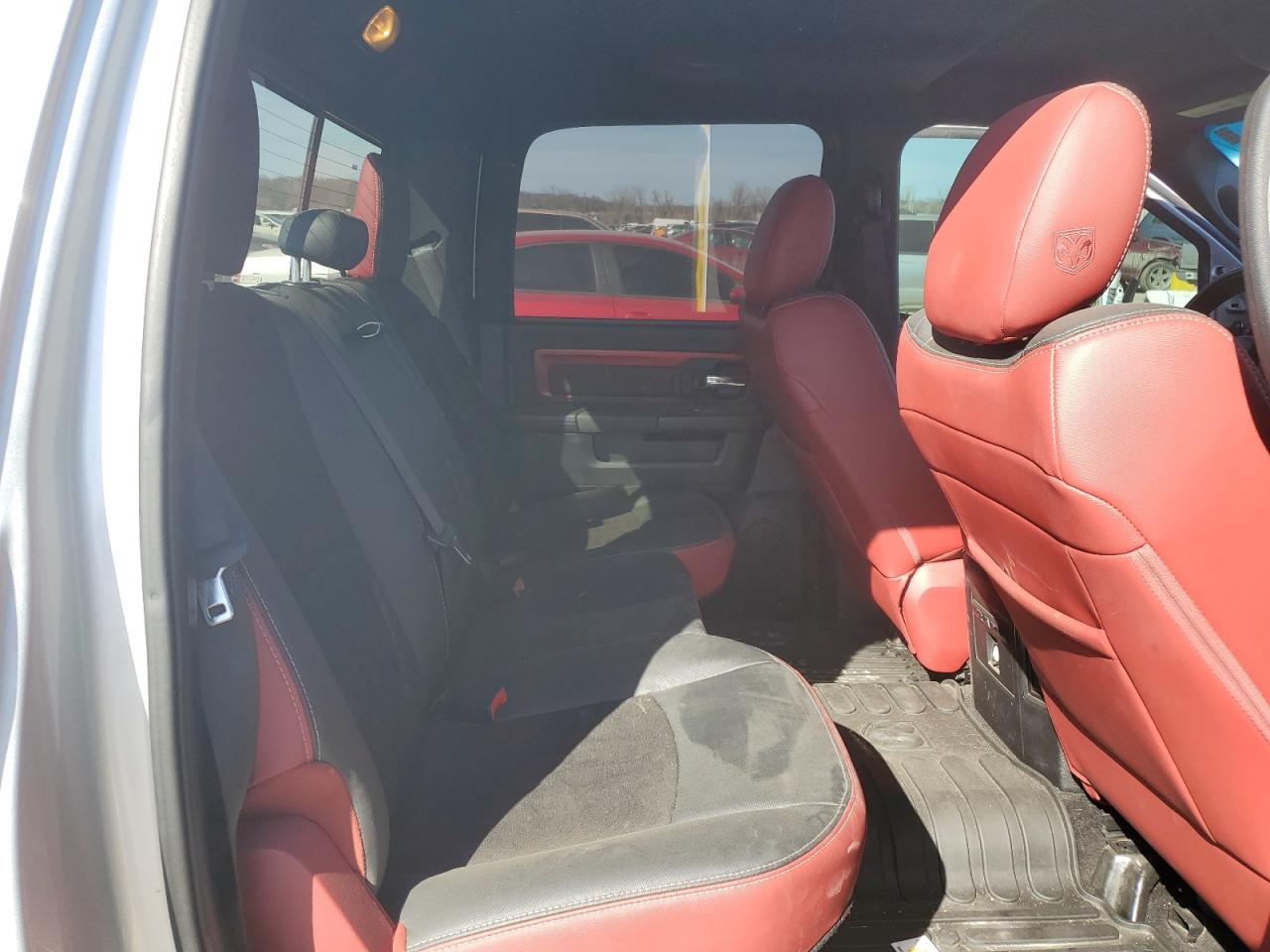 2015 RAM 1500 - Image 10