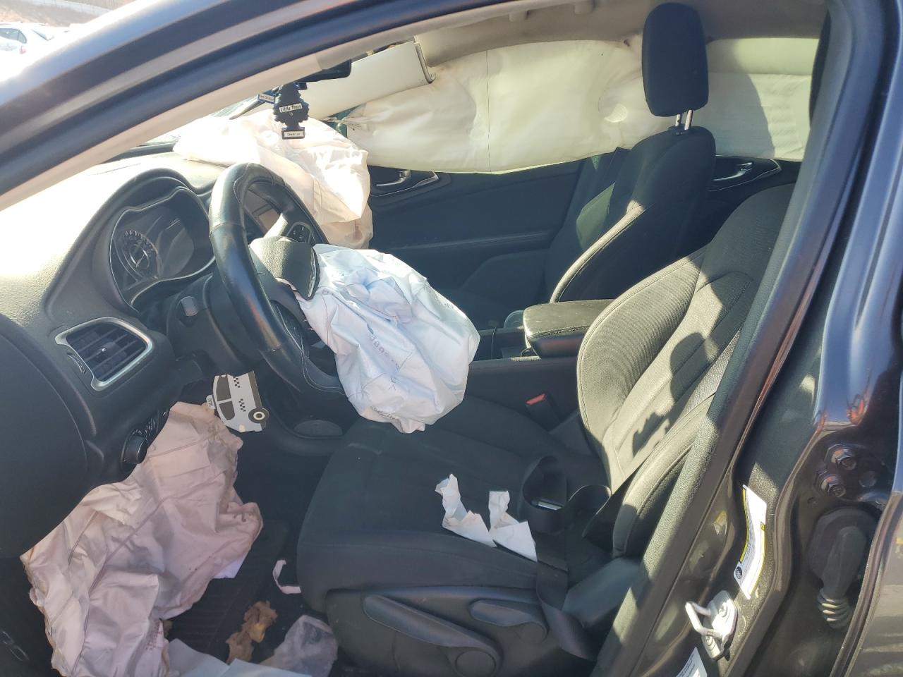 2015 Chrysler 200 - Image 7