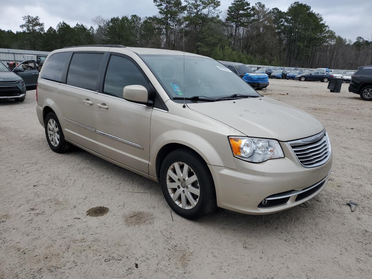 2016 Chrysler Town & Country - Image 4
