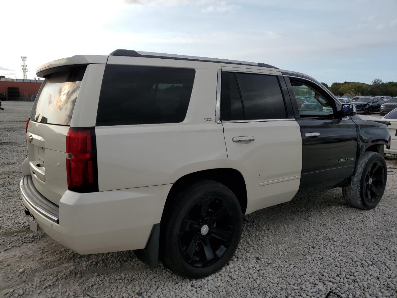 2015 Chevrolet Tahoe - Image 3