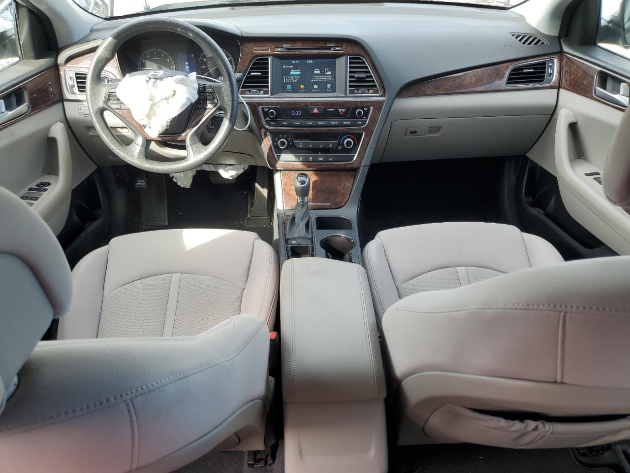 2017 Hyundai Sonata - Image 8