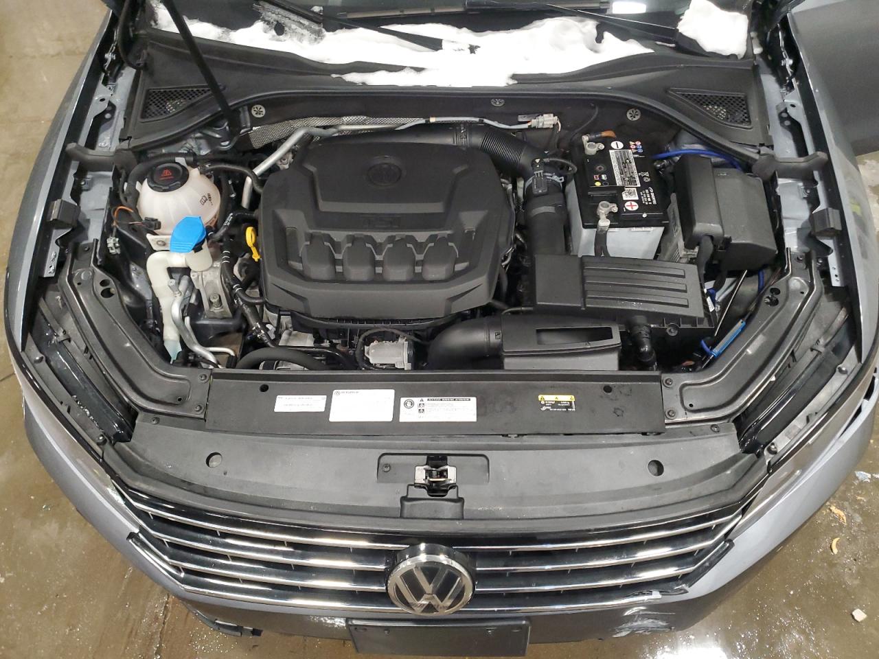2018 Volkswagen Passat - Image 11