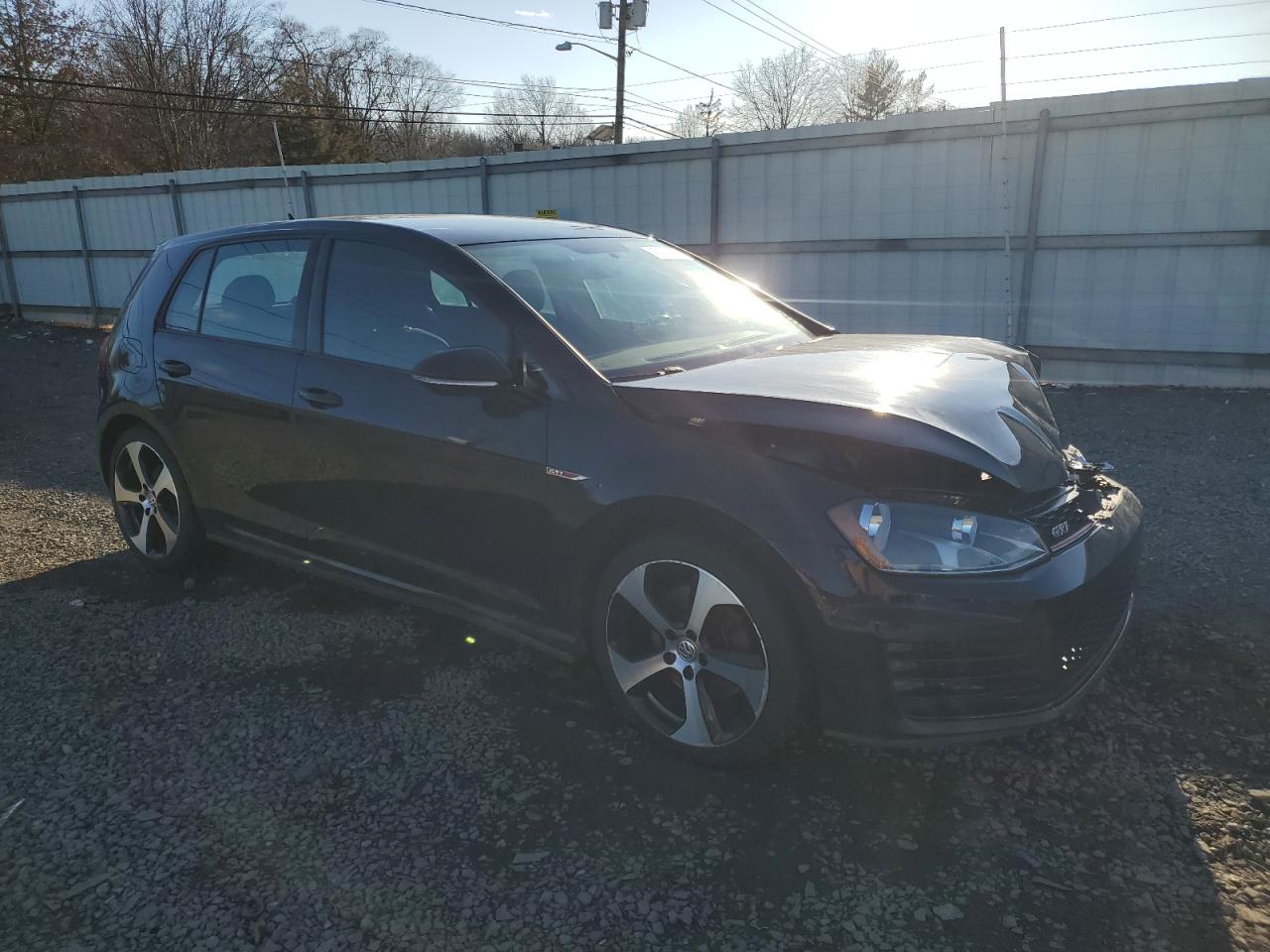 2017 Volkswagen GTI - Image 4