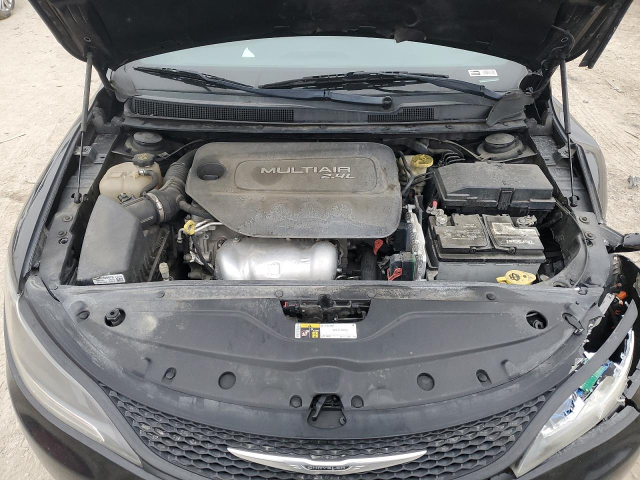 2016 Chrysler 200 - Image 12