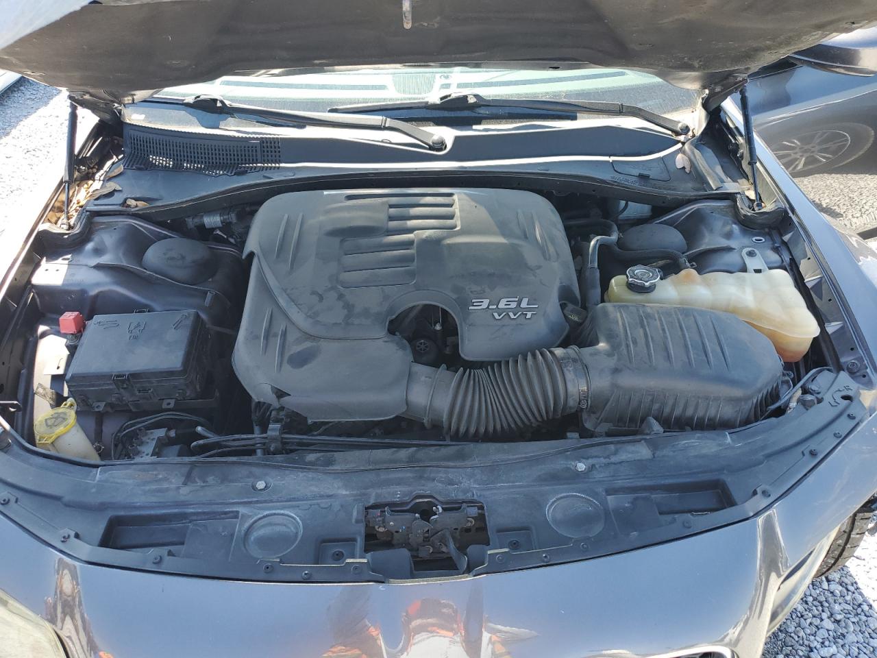 2019 Chrysler 300 - Image 11