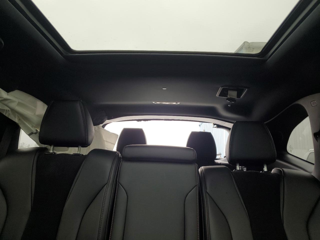 2022 Acura MDX - Image 10