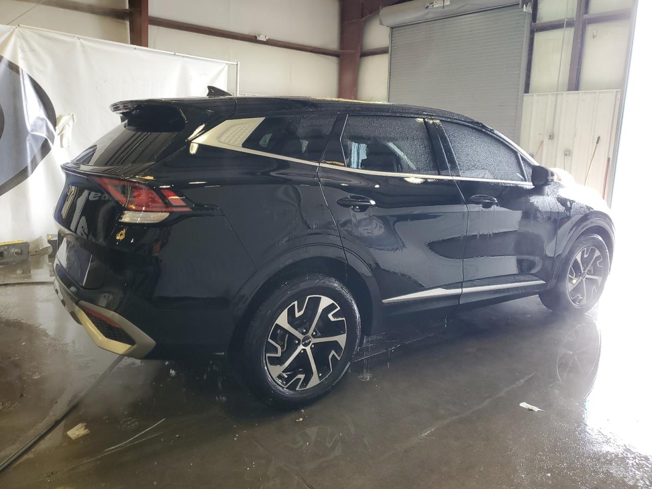 2023 Kia Sportage - Image 3
