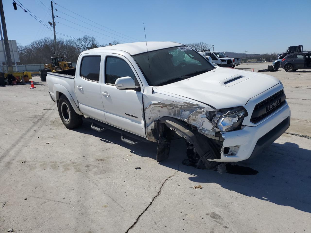 2015 Toyota Tacoma - Image 4