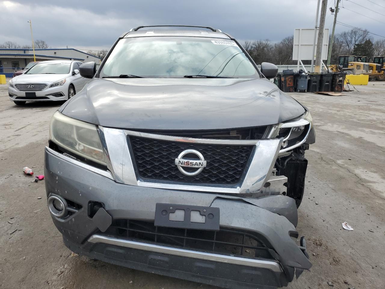 2015 Nissan Pathfinder - Image 5