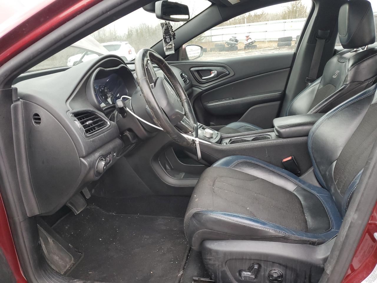 2016 Chrysler 200 - Image 7