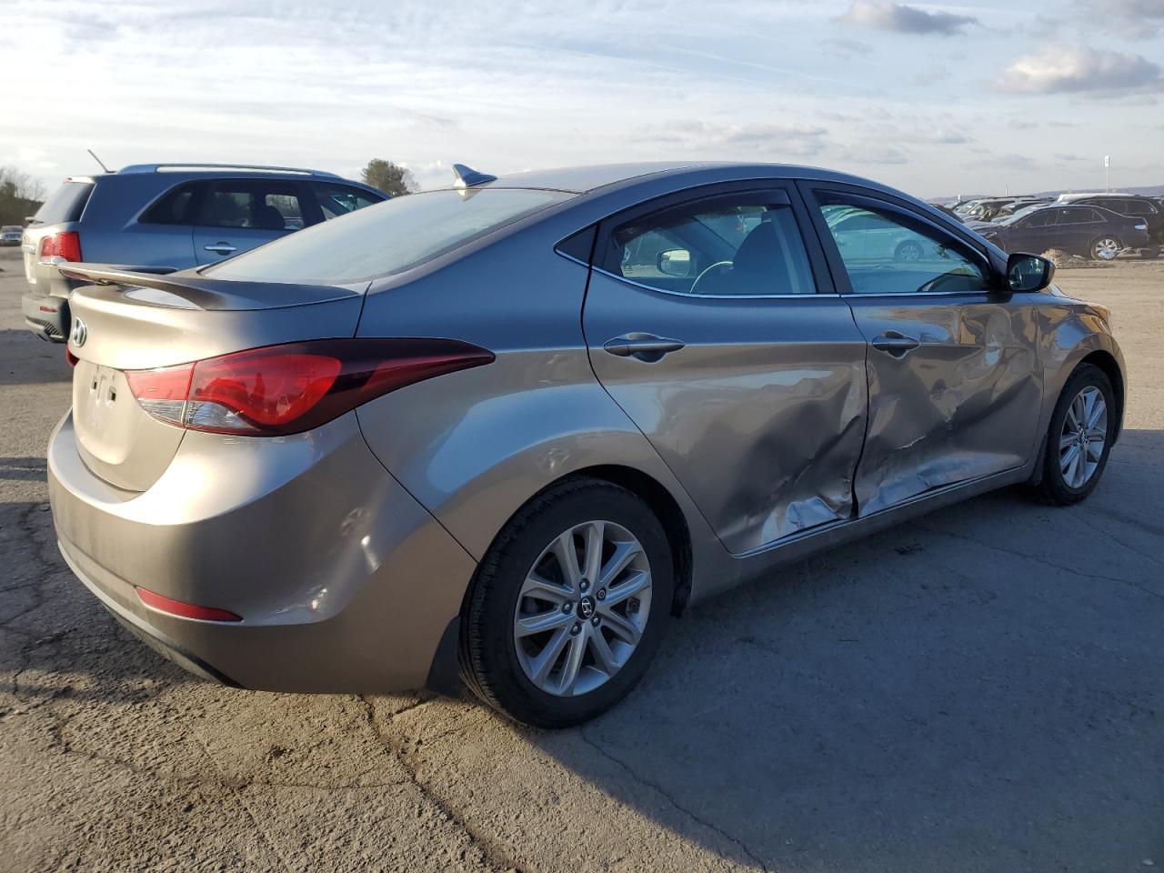 2015 Hyundai Elantra - Image 3