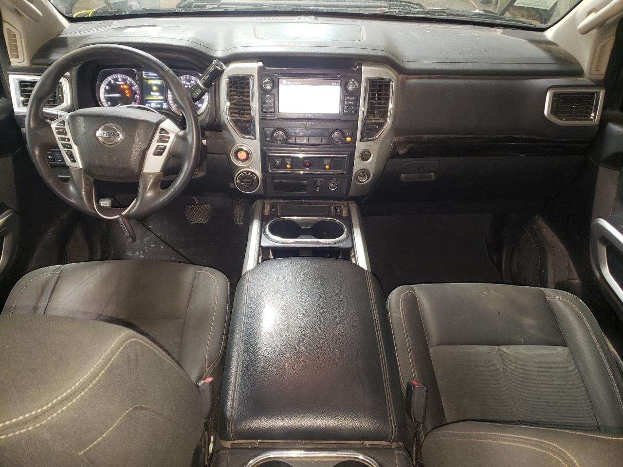 1N6AA1C59HN560366 NISSAN TITAN 2017