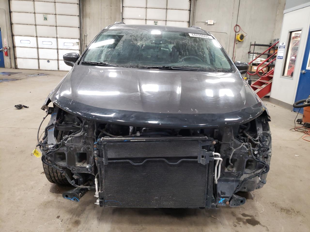 2017 Chrysler Pacifica - Image 5