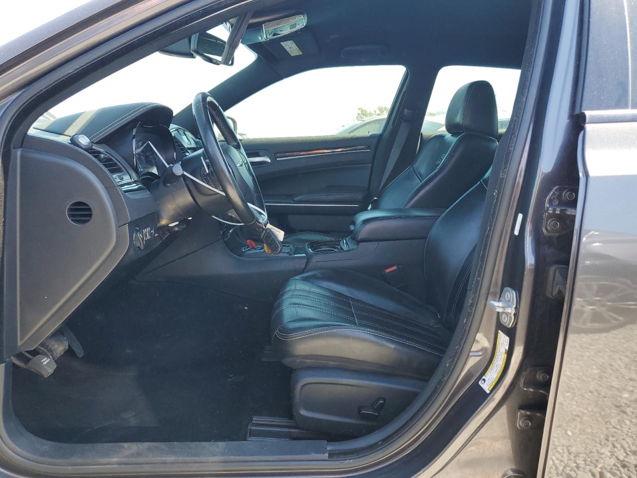 2019 Chrysler 300 - Image 7