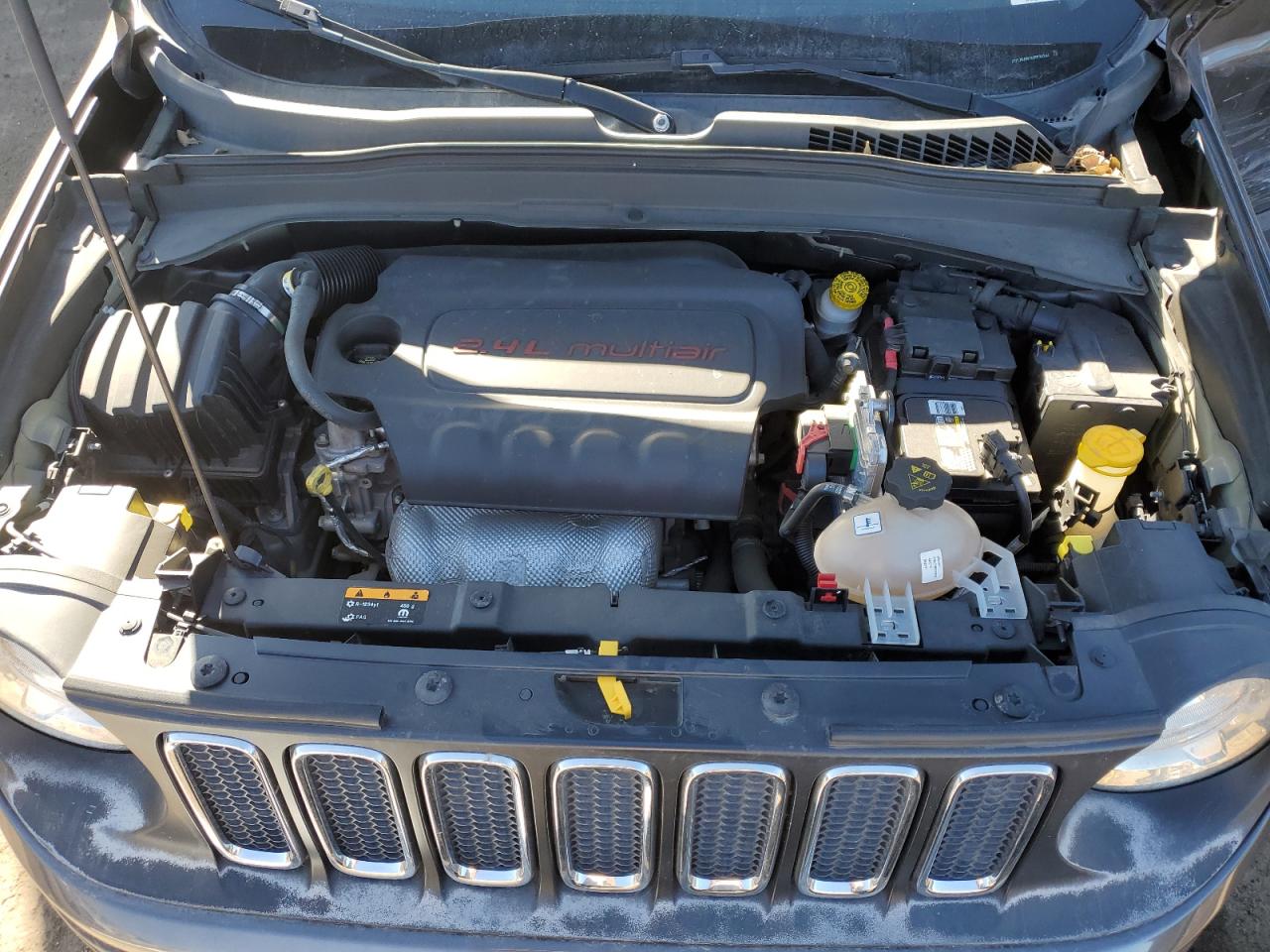 2017 Jeep Renegade - Image 11