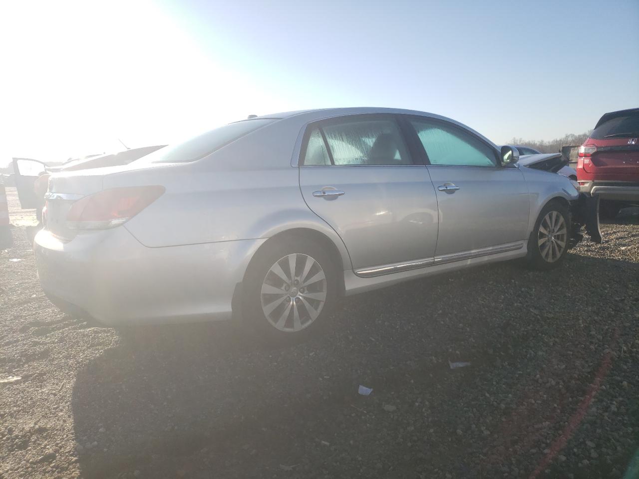2011 Toyota Avalon - Image 3