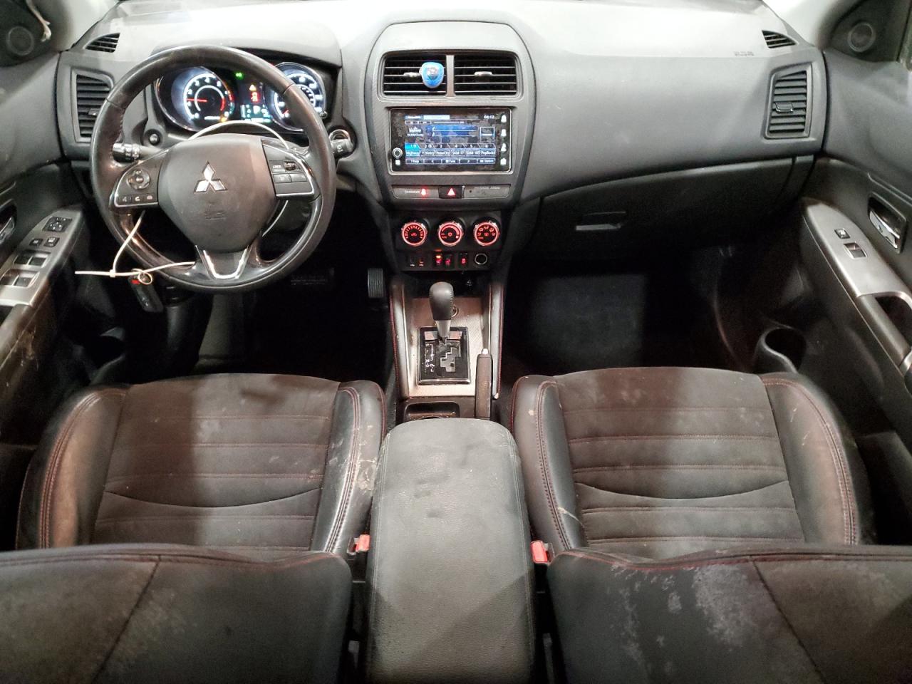 2018 Mitsubishi Outlander - Image 8