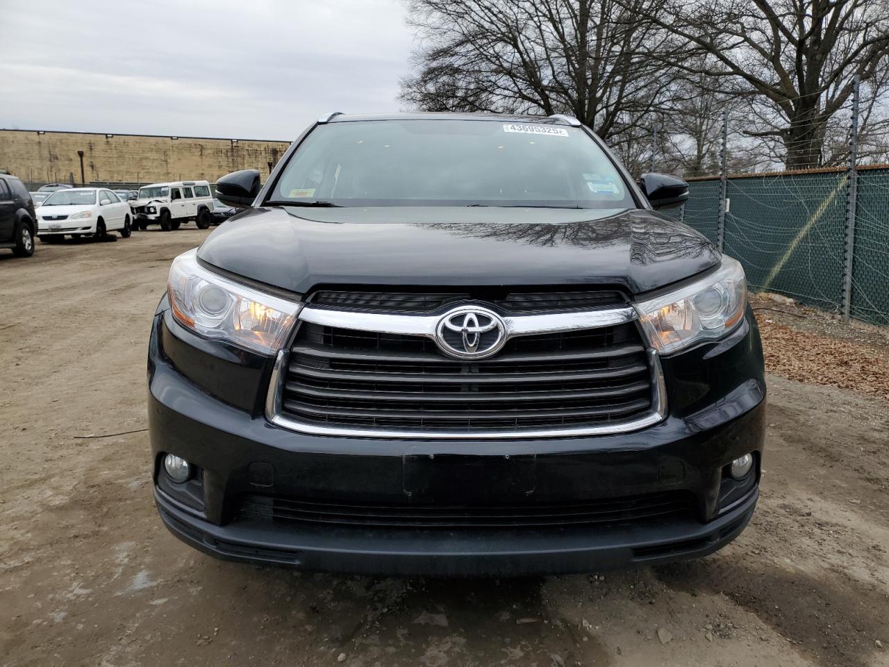 2016 Toyota Highlander - Image 5